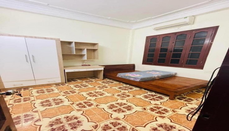 Cho ở nhóm sinh viên 7 - 8 người nhà Đường Láng, 40m2, 4 tầng, 4 ngủ, 15 Triệu, đủ đồ